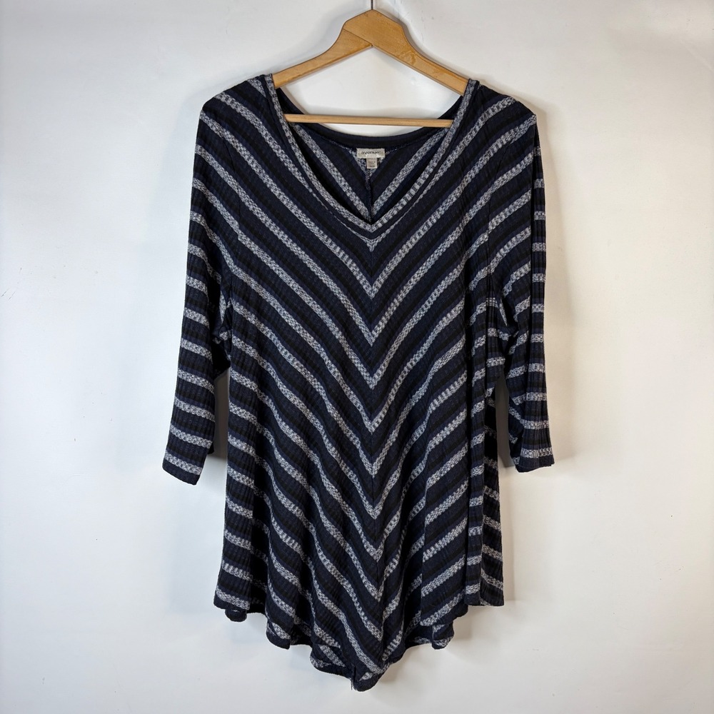 Avenue Tunic Top Women 26/28 Blue Striped V-Neck 3/4 Sleeve Ribbed Chevron